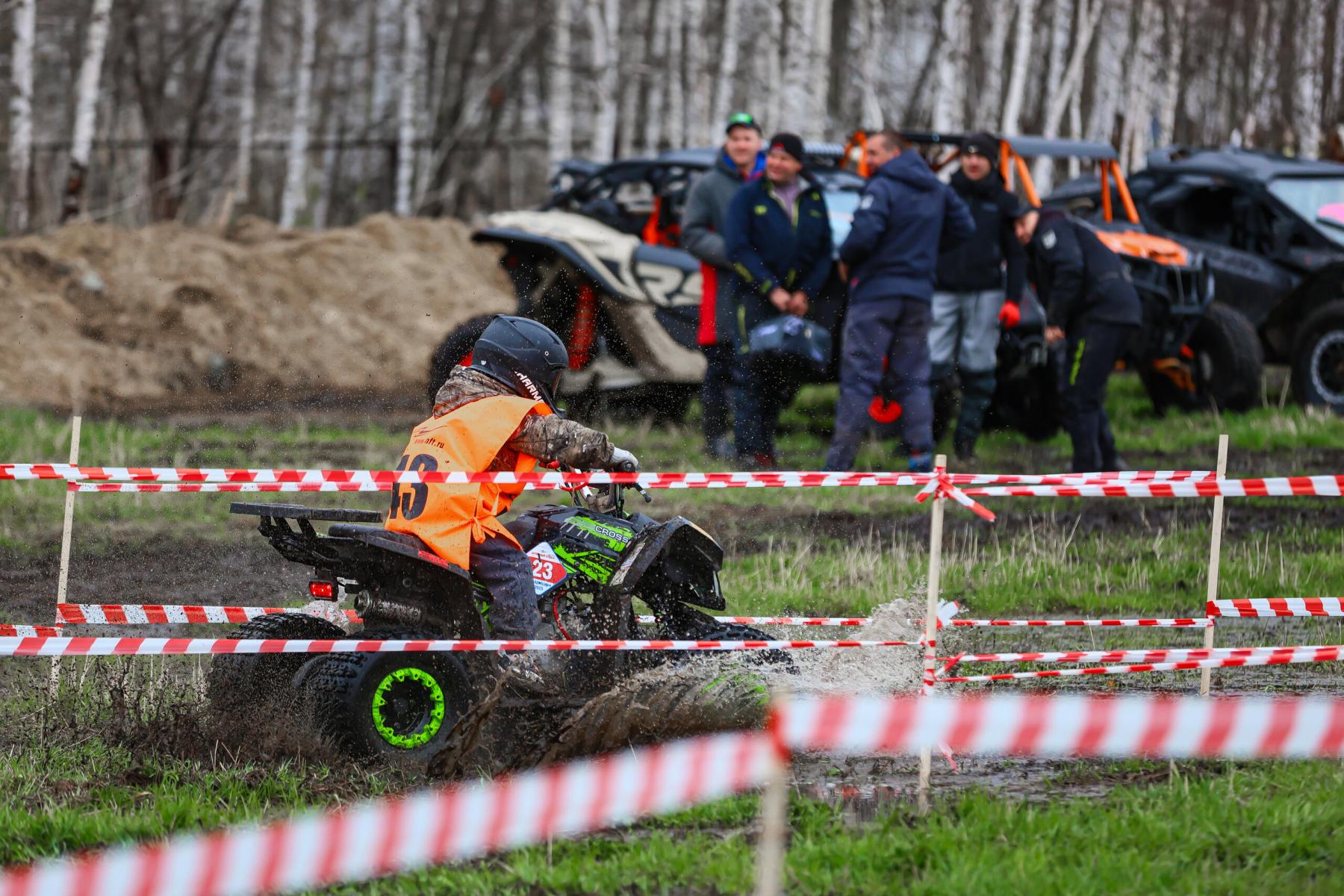 Фото В Новосибирске прошел фестиваль «КвадроБум 2025». Фоторепортаж 14 - Сиб.ФМ Фото В Новосибирске прошел фестиваль «КвадроБум 2025». Фоторепортаж 14